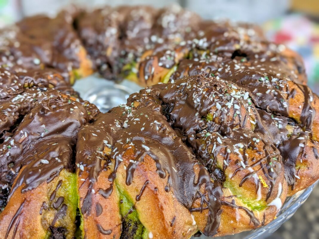 Koostisosad: nisujahu, vesi, piim, pärm, suhkur, sool, päevalilleõli, vaniljekreem (piim, suhkur, vanilje), piparmündiessents, tume glasuur (suhkur, kakaovõi, p